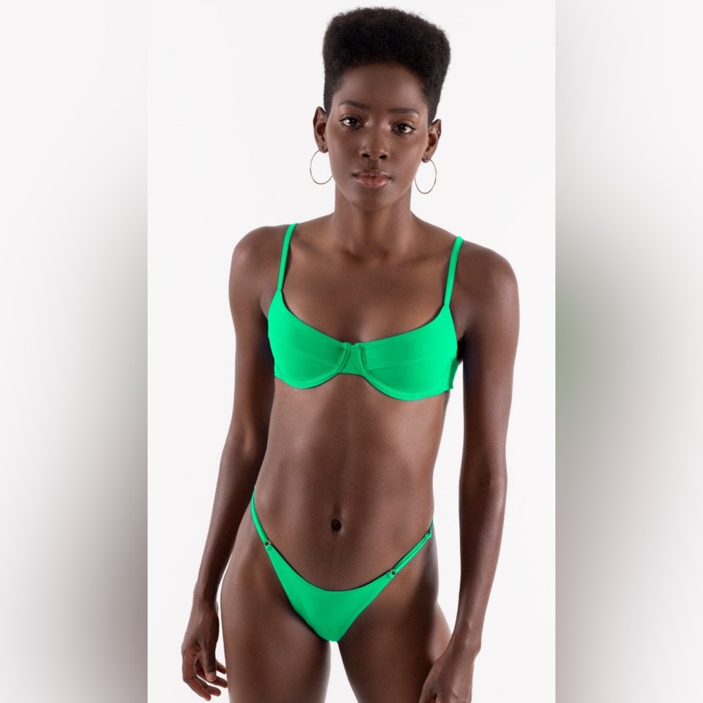 NWT OneOne Swimwear Lupita Top and Alli Full Coverage Bottom Jungle